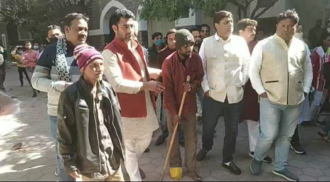 कांग्रेस का आरोप वापस लाये बुजुर्गों में से अधिकतर गायब, सीएम से करेगी शिकायत