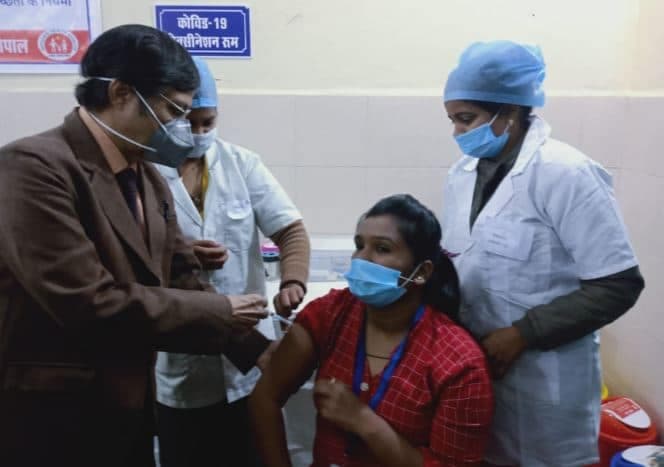 Bhopal News- 3 केन्द्रों पर डाई रन सफल, 75 व्यक्तियों पर की कोरोना वैक्सीन रिहर्सल