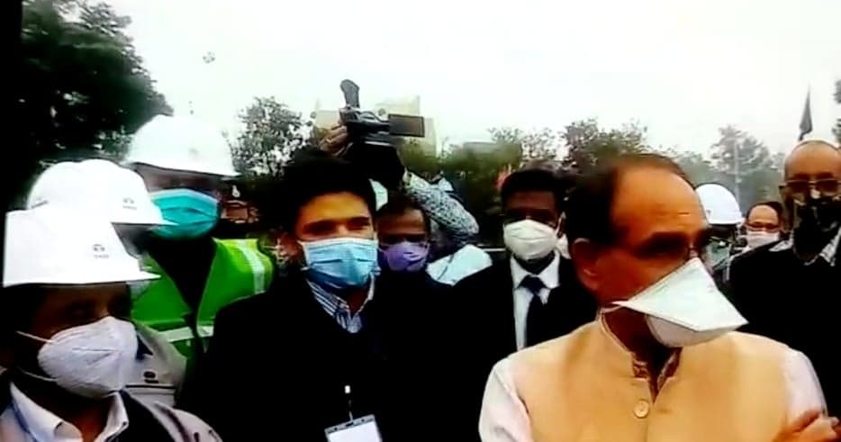 सीएम शिवराज ने दी अधिकारियों को टांग देने की चेतावनी, कहा- किसी कीमत बर्दाश्त नहीं होगी गड़बड़ी