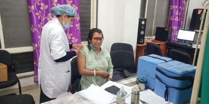 Corona Vaccination : देवास जिले में अब तक 5 हजार 70 व्यक्तियों को लगाई गई कोरोना वैक्सीन