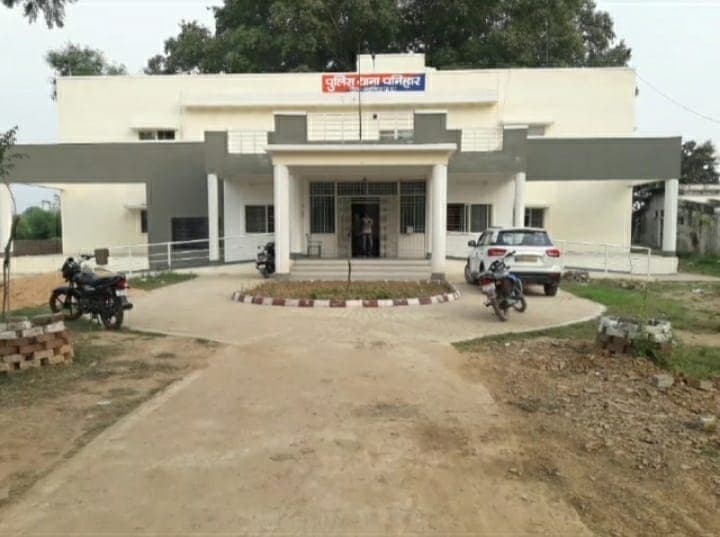 दो साल से फरार कांग्रेस नेता बेटे सहित गिरफ्तार, तीन बेटे अब भी फरार, ये है मामला