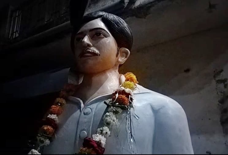 शहीद की मूर्ति स्थापना को लेकर बवाल, प्रशासन के हस्तक्षेप से सुलझा मामला