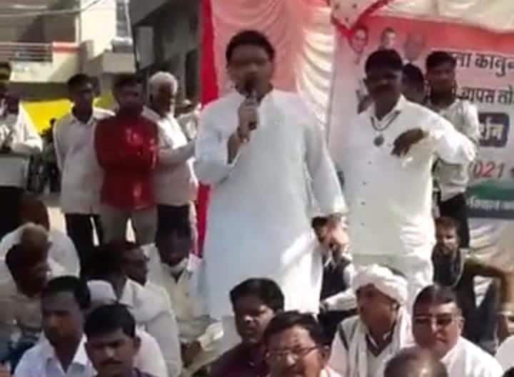 कांग्रेस ने लगाया बीजेपी पर किसानों को कॉर्पोरेट जगत के हाथों में बेचने का आरोप