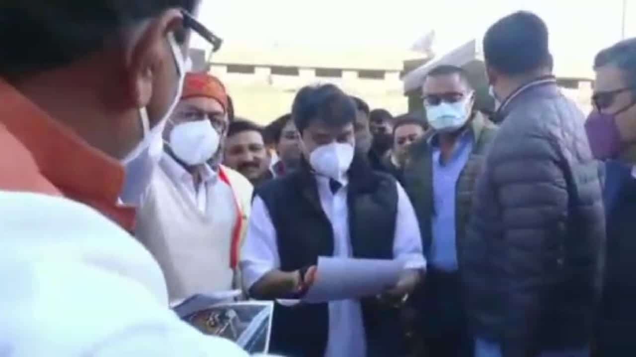 माधवराव सिंधिया की प्रतिमा होगी स्थानांतरित, सांसद ज्योतिरादित्य ने किया निरीक्षण