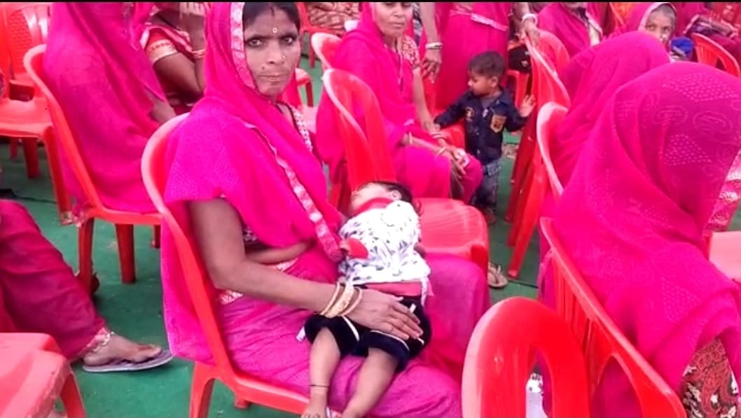 इंतेहा हो गई इंतजार की, घंटों इंतजार कराने के बाद भी कार्यक्रम में नहीं पहुंचे मंत्रीजी