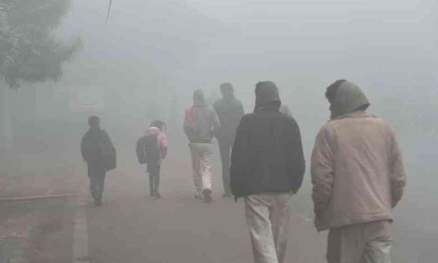 MP Weather Update : हवाओं ने बदला रुख, फिर लुढ़केगा पारा, इन जिलों में बारिश के आसार