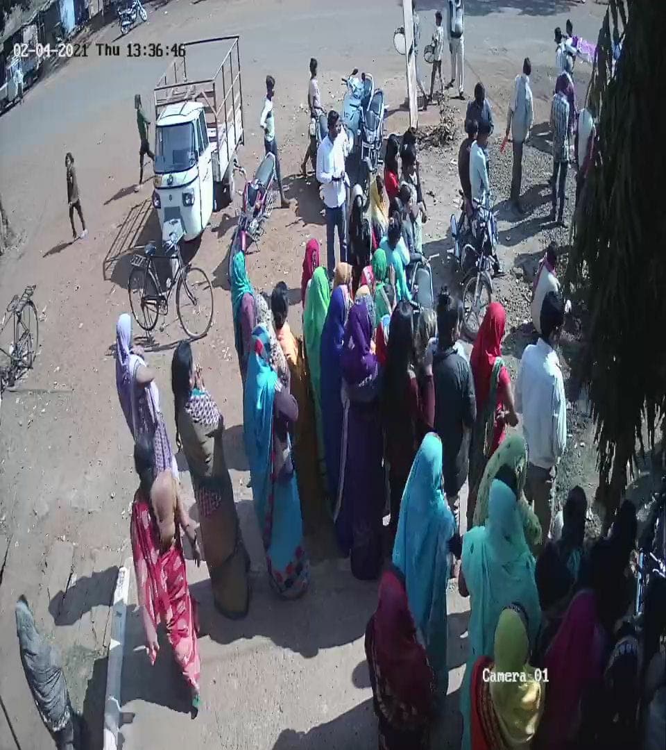 घर के आंगन में संदिग्ध परिस्थितियों में मृत मिले पति-पत्नी, आत्महत्या की आशंका