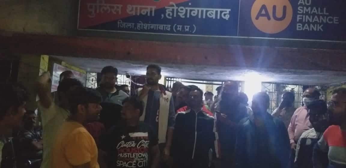 पूर्व जिला कांग्रेस अध्यक्ष की गिरफ्तारी पर, कांग्रेस नेता मानक अग्रवाल की जिला प्रशासन को चेतावनी, नही छोड़ा गया तो होगा बड़ा आंदोलन