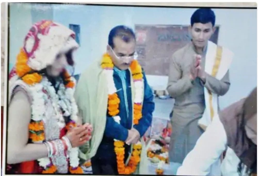 MP News: IAS अधिकारी से ब्लैकमेलिंग का मामला- कौन है सच्चा, कौन है झूठा