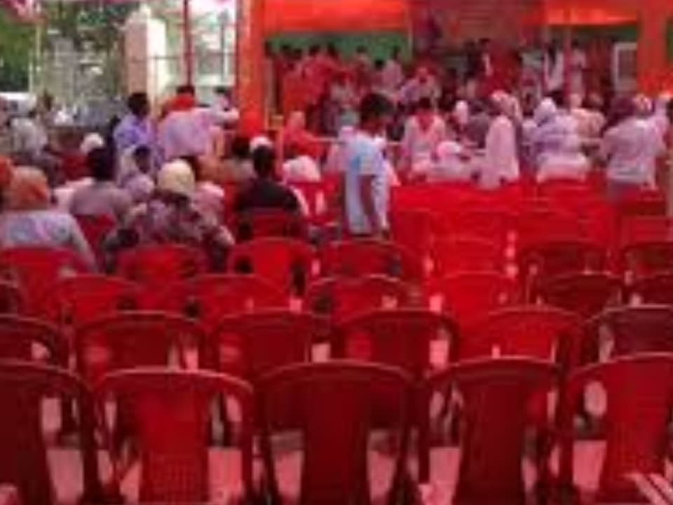 कार्यक्रम में नहीं पहुंचे किसान, खाली कुर्सियां देख भड़के केंद्रीय मंत्री, अधिकारियों की लगाई क्लास