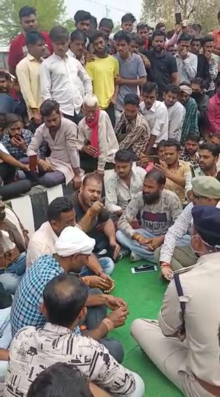 जिला अध्यक्ष की हत्या पर करणी सेना की चेतावनी- ‘पूरे मध्यप्रदेश का माहौल बिगाड़ देंगे, आप हमारा कुछ नहीं कर पाओगे’
