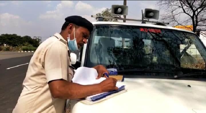 बढ़ते हादसों के चलते सीहोर परिवहन अधिकारियों ने चलाया चेकिंग अभियान