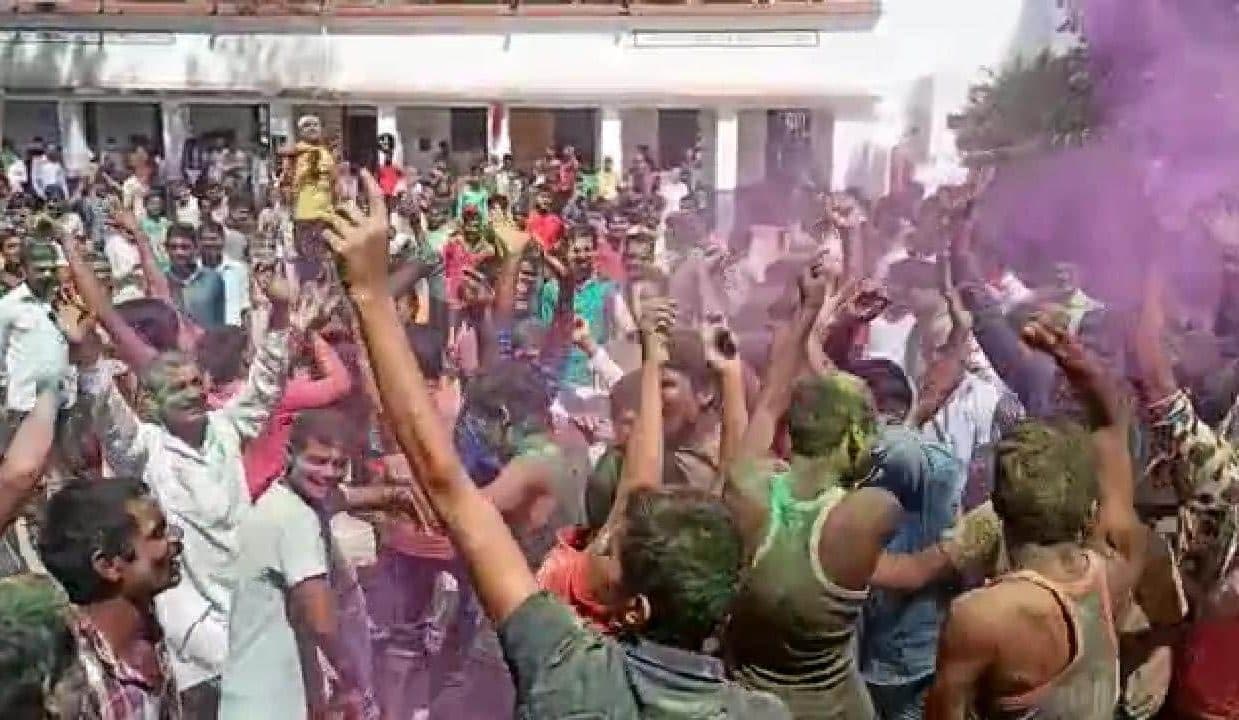 MP के राजगढ़ जेल में होली की हुड़दंग, धारा 144 और प्रशासन के आदेश को ठेंगा