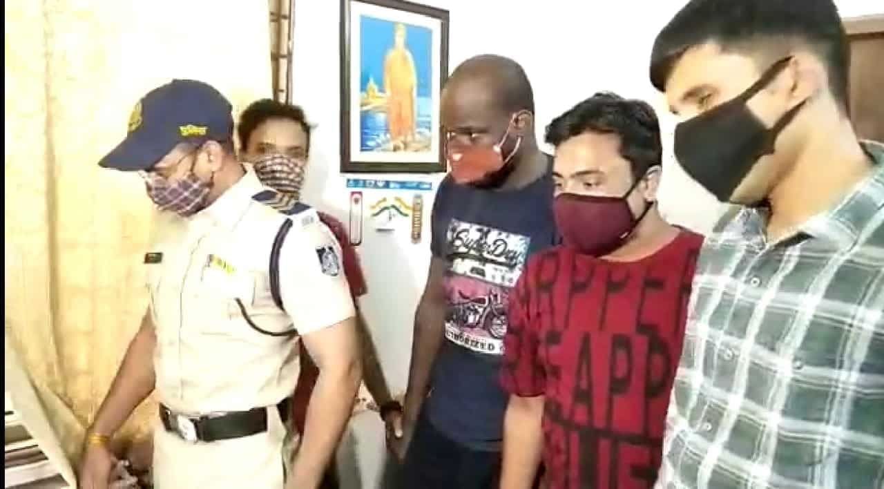 इंदौर में मर्चेंट नेवी के कैप्टन से 65 लाख की ठगी, गिरोह के नाइजीरियन सदस्य को सायबर सेल ने दिल्ली से किया गिरफ्तार