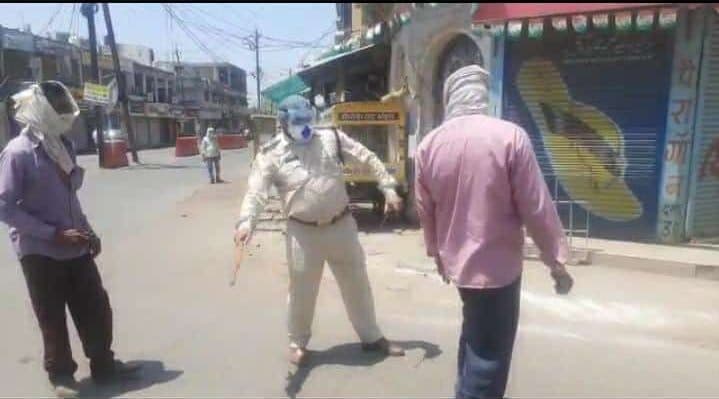 दमोह में बढ़ते कोरोना संक्रमण के बीच पुलिस की कार्रवाई जारी