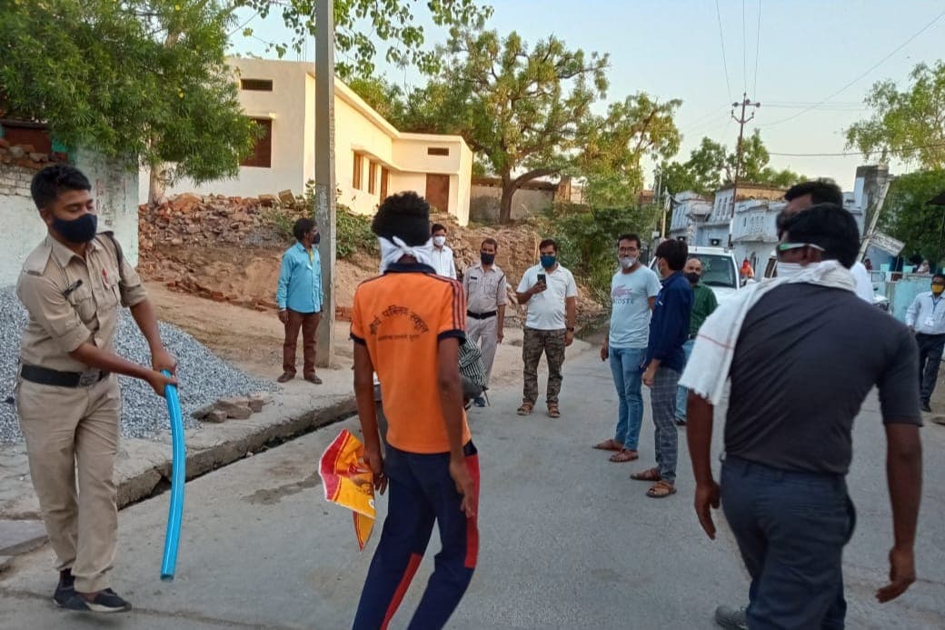 रोको-टोको अभियान में चला पुलिस का डंडा, लोगों में नाराजगी
