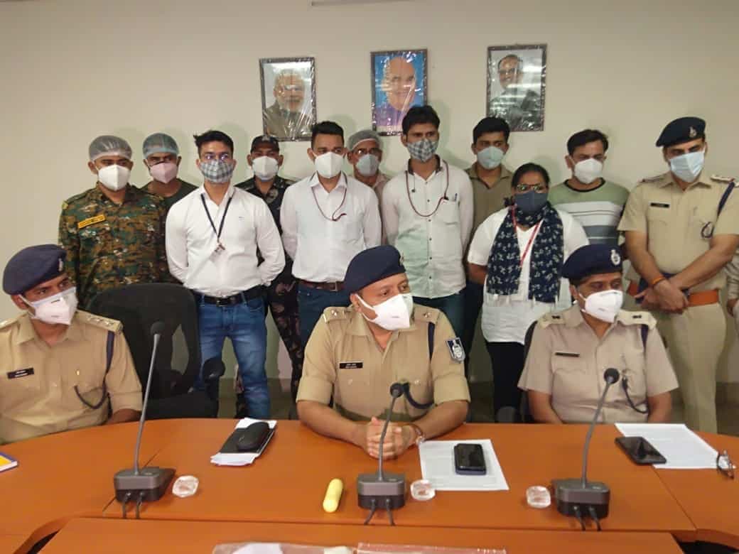 दुष्कर्म के आरोपी गिरफ्तार, कोरोना पीड़ित मरीज की पत्नी के साथ किया था घिनौना काम