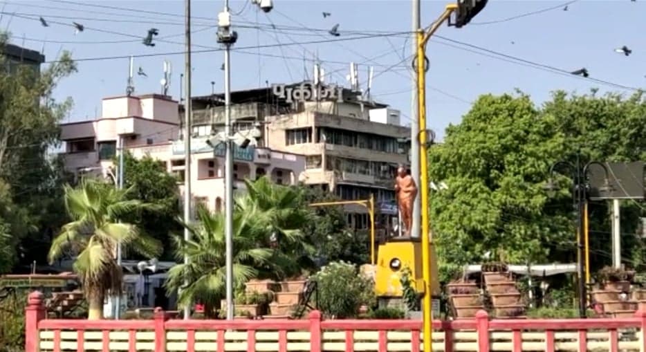 इंदौर में थम रहा कोरोना का कहर, सरकारी आंकड़ों में घट रही मरीजों की संख्या