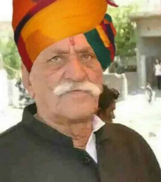 देवास : हॉटपिपल्या के राष्ट्रपति का निधन, श्रद्धांजलि देने पहुंचे बीजेपी-कांग्रेस के नेता