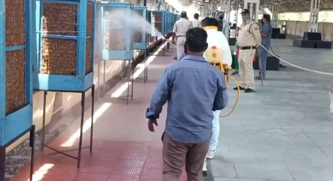 मदन महल स्टेशन पर आइसोलेशन ट्रेन तैयार, महिलाओं के लिए आरक्षित कोच