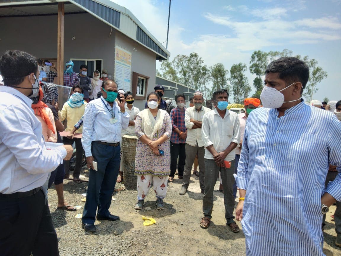 सीहोर : कोविड केयर सेंटरों और गेंहू उपार्जन केंद्रों का विधायक सुदेश राय ने किया निरीक्षण