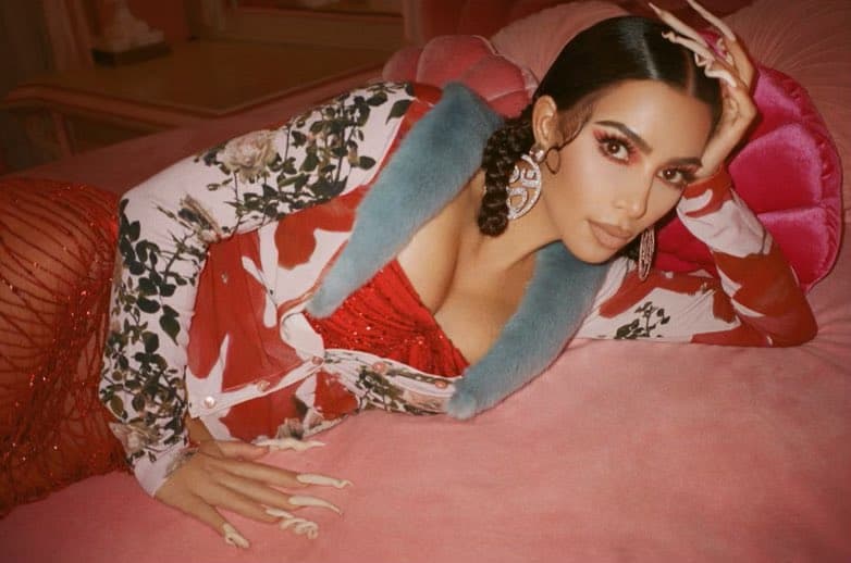 Kim Kardashian ने पहने ‘ओम’ इयररिंग्स, हिंदूओं की धार्मिक भावना आहत करने का आरोप