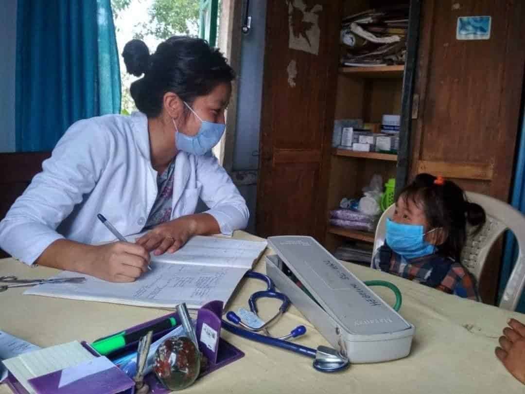 सर्दी जुकाम हुआ तो 3 साल की बच्ची अकेले जा पहुंची चेकअप कराने