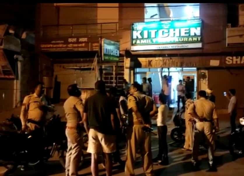 होटल संचालक उड़ा रहे प्रशासन के आदेशों की धज्जियां, रेस्टॉरेंट में दो पक्षों में मारपीट