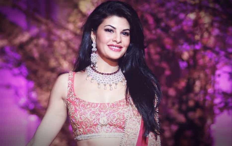 Jacqueline Fernandez ने ‘पानी पानी’ पर किया डांस तो फैन्स ने कहा पानी में आग लगाई