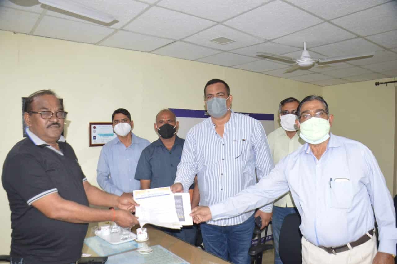 रिटायर्ड सैनिक लगा रहे इंसाफ की गुहार, बेटे के हत्यारों पर कार्रवाई की मांग