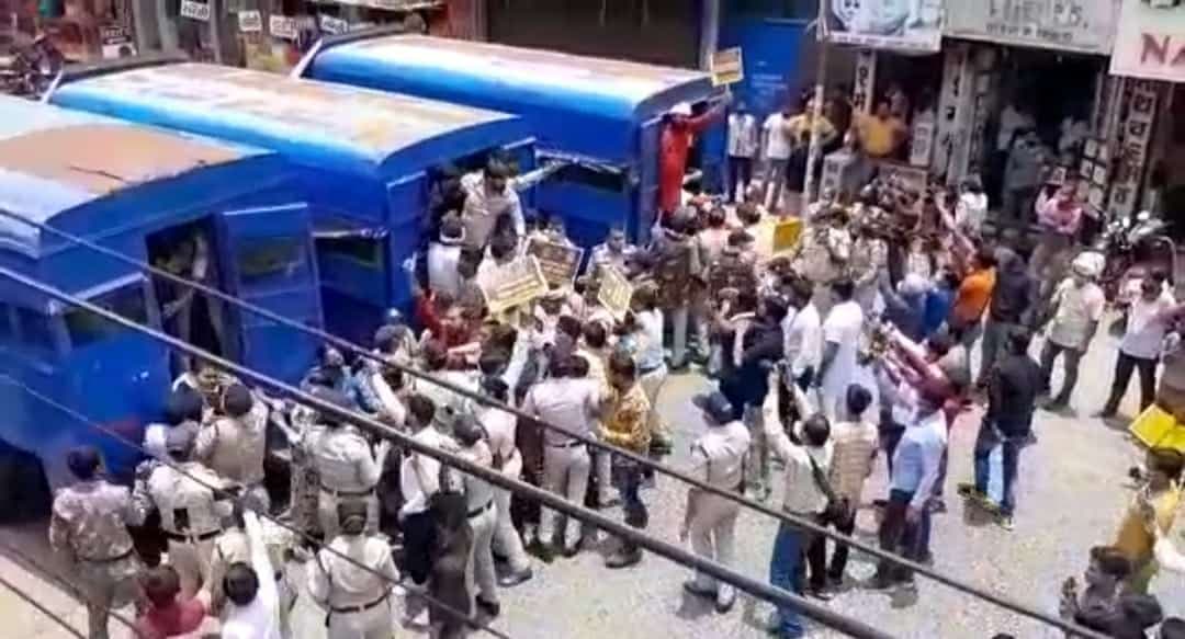 सद्बुद्धि पैदल यात्रा से पहले ही Youth Congress नेताओं को पुलिस ने किया गिरफ्तार