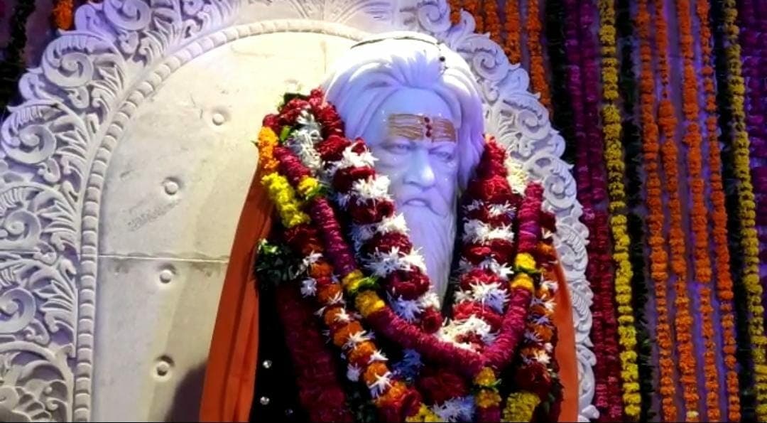 सद्गुरु शीलनाथ धुनी मंदिर में 100 वर्षों से बनी हुई है अखंड धुनी! दर्शन करने उमड़ी भक्तों की भीड़