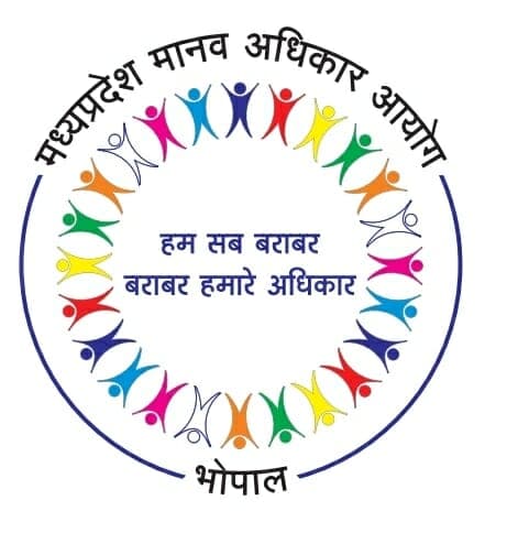 शिवपुरी कलेक्टर और एस पी को नोटिस, वृद्धा के साथ अमानवीय व्यवहार का मामला