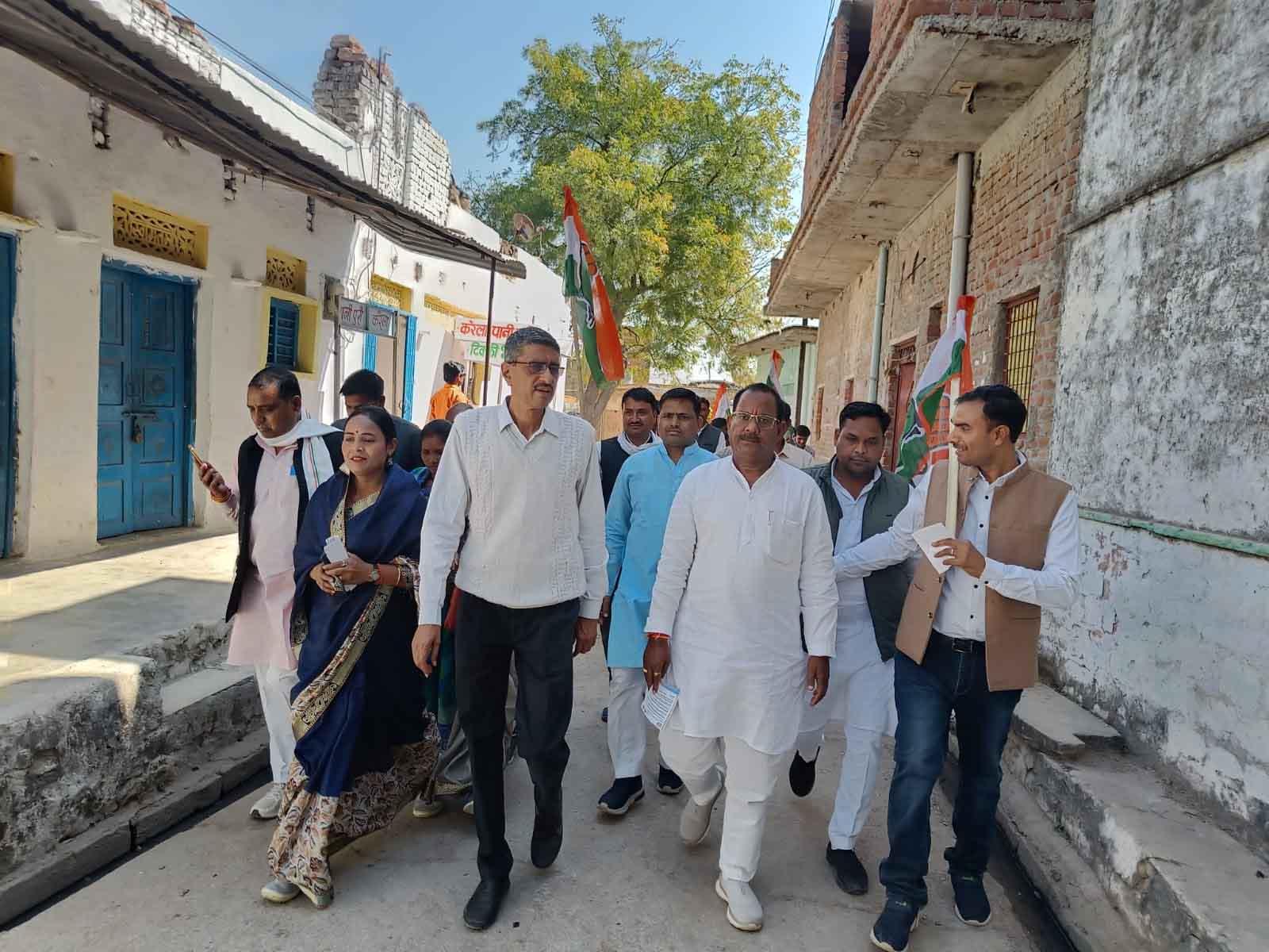 Dabra News : बिलौआ में निकाली गई हाथ से हाथ जोड़ो यात्रा