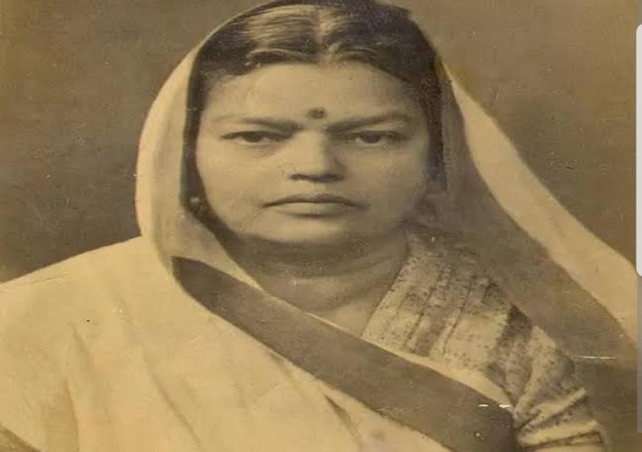 Subhadra Kumari Chauhan : सुभद्रा कुमारी चौहान की पुण्यतिथि आज, पढ़िये उनकी लंबी कविता ‘झांसी की रानी’