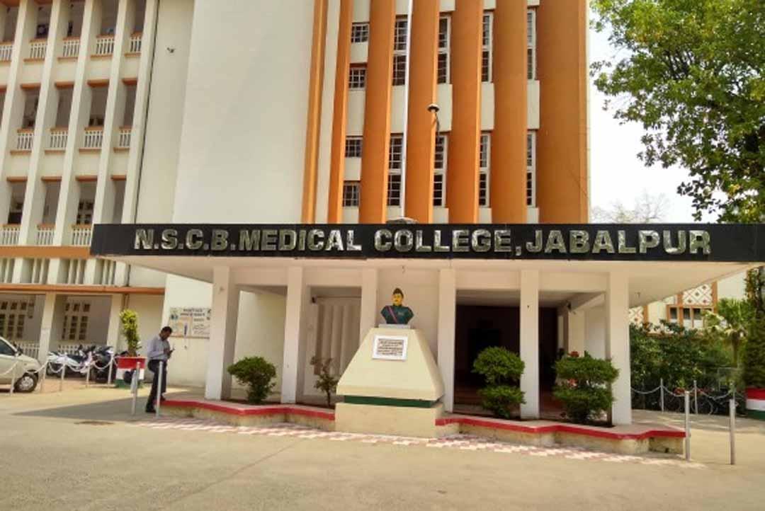 जबलपुर मेडिकल कालेज में छात्र की आत्महत्या मामला, परिजनों ने लगाया रैगिंग का आरोप, आयोग ने किया जबलपुर कलेक्टर, एसपी, डीन को नोटिस जारी