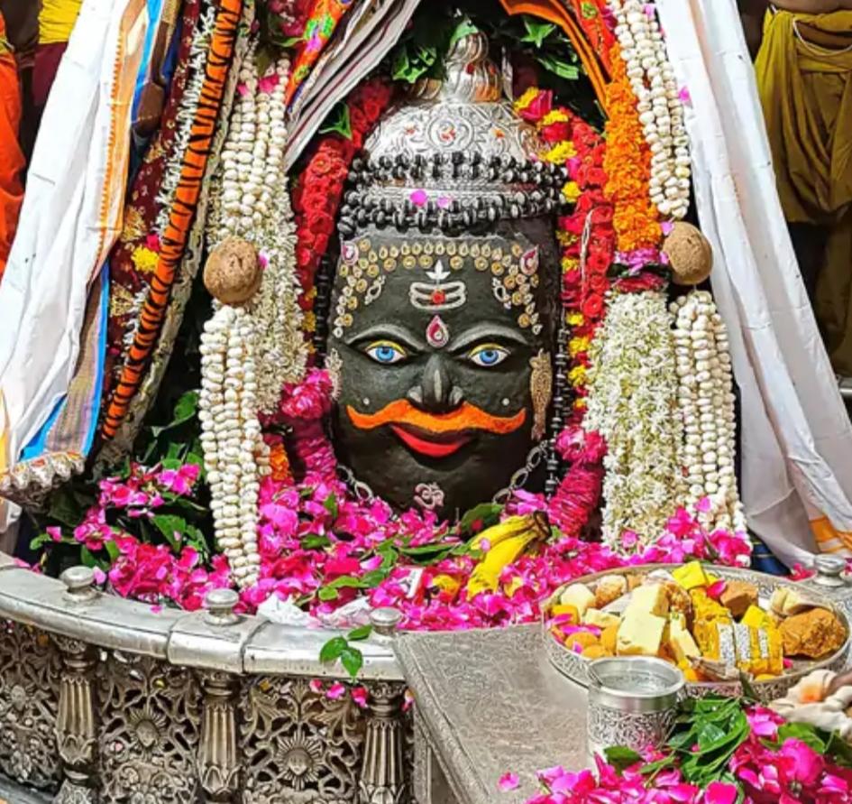 शिव तांडव स्वरूप में भक्तों को दर्शन देंगे महाकाल, आज निकलेगी सावन की तीसरी सवारी, रात 12 बजे से उमड़ी भीड़