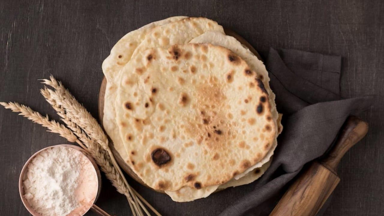 सर्दियों में खाएं जौ के आटे से बनी रोटी, मिलेंगे ये फायदे, आज ही डाइट में करें शामिल