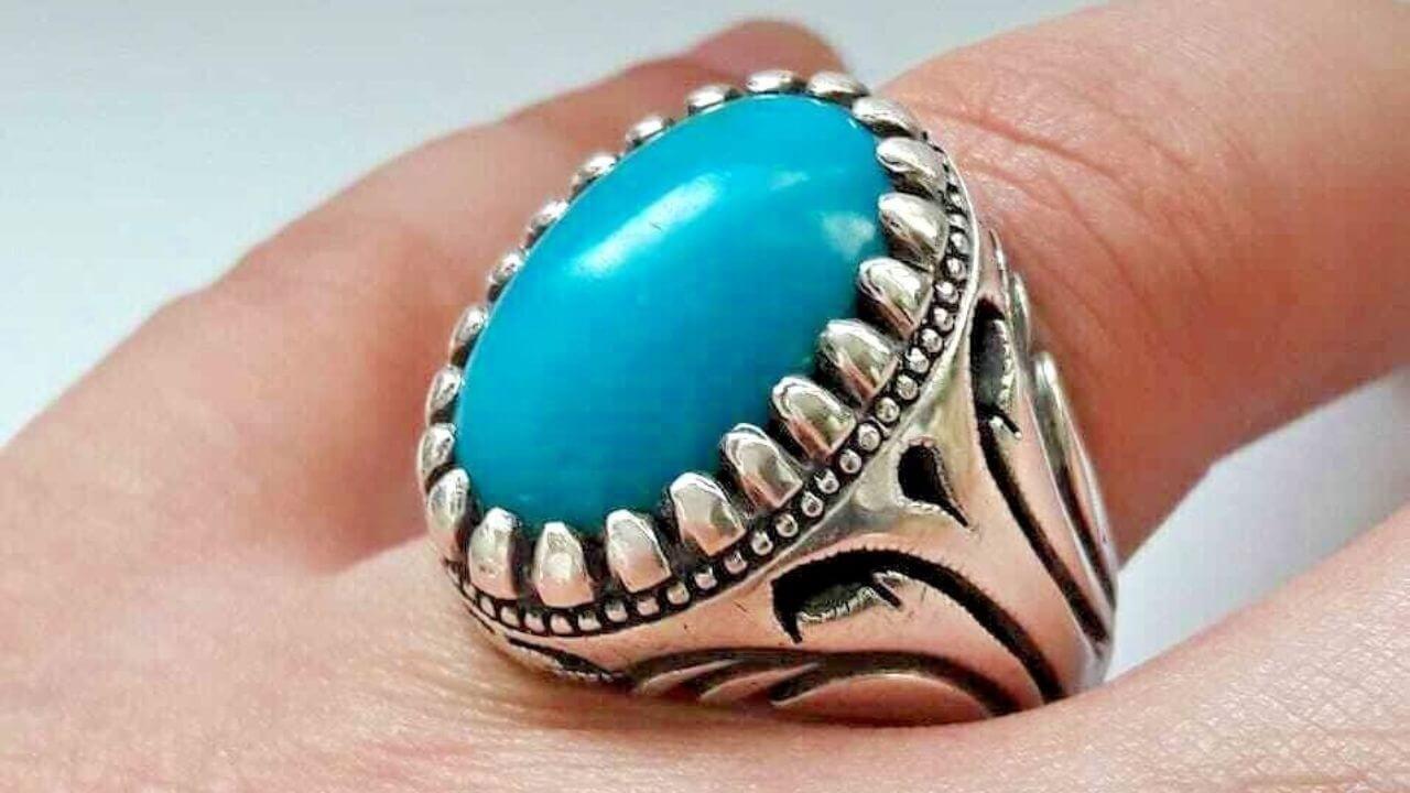 जीवन के सारे संकट दूर कर देगा फिरोजा, जानें इसे धारण करने के नियम और लाभ