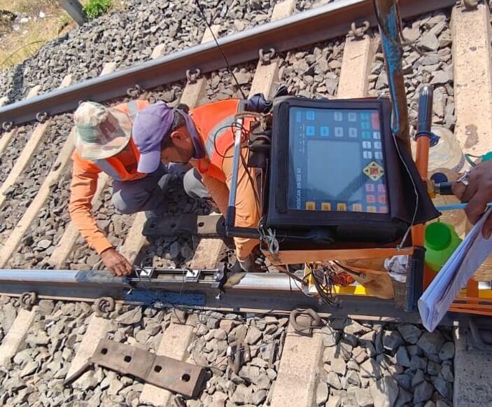 भोपाल मंडल में रेल पटरियों की सुरक्षा को मिला डिजिटल कवच, USFD तकनीक से रेल पटरियों की जाँची जाएगी सेहत