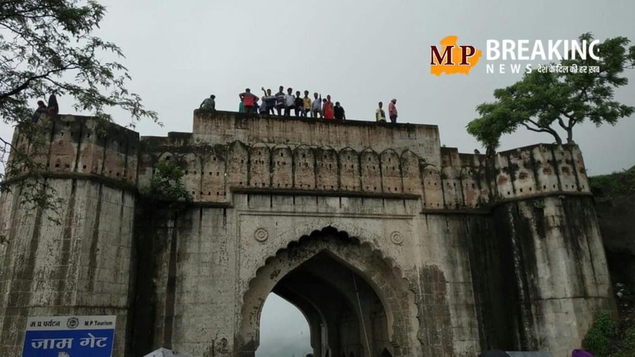 गर्मी के मौसम में इन जगह का ले आनंद, परिवार के साथ मना सकते हैं पिकनिक