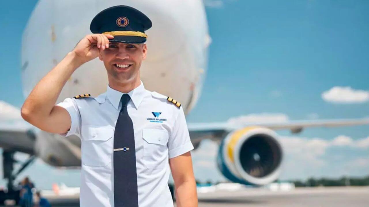 क्या आप जानते हैं पायलट दाढ़ी क्यों नहीं रखते? वजह जानकर चौंक जाएंगे!