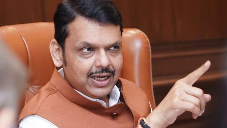 सीएम देवेंद्र फडणवीस का विपक्ष पर बड़ा हमला, कांग्रेस को बताया ‘डूबता जहाज’, बोले- जो लोग उस पर सवार हैं, उन्हें जल्द ही डूबने का खतरा