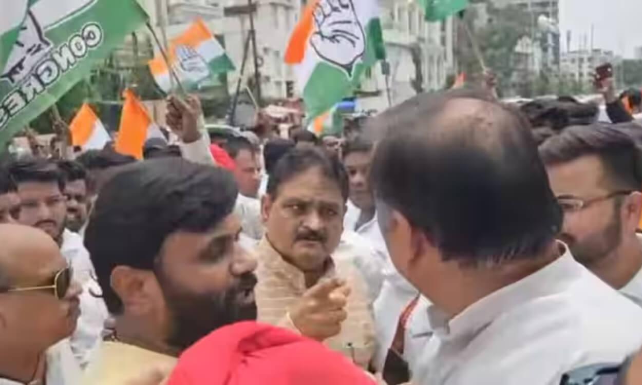 शराब घोटाले में चक्काजाम के दौरान भिड़े कांग्रेस नेता, वायरल वीडियो पर बीजेपी ने कसा तंज