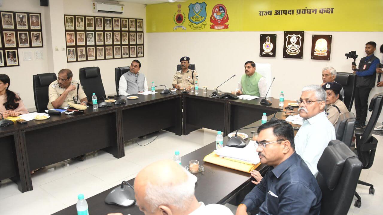 MP में भारी बारिश: एक्शन में सीएम मोहन यादव, कलेक्टर्स से की बात, रेस्क्यू का अपडेट लिया, लोगों से की अपील- घबराएँ नहीं