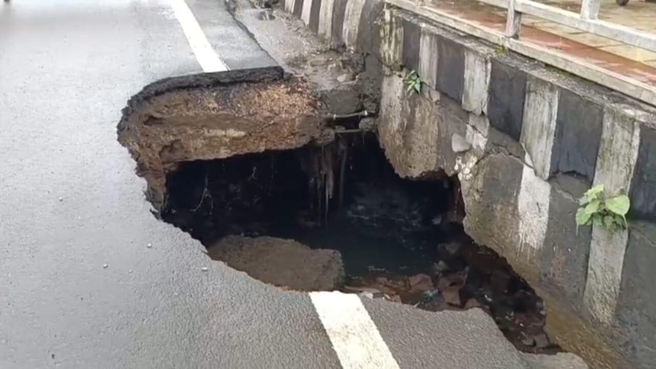 राजधानी भोपाल में धंसी सड़क बन गया बड़ा गड्ढा, आक्रोशित लोग बोले- ये है भाजपा का विकास