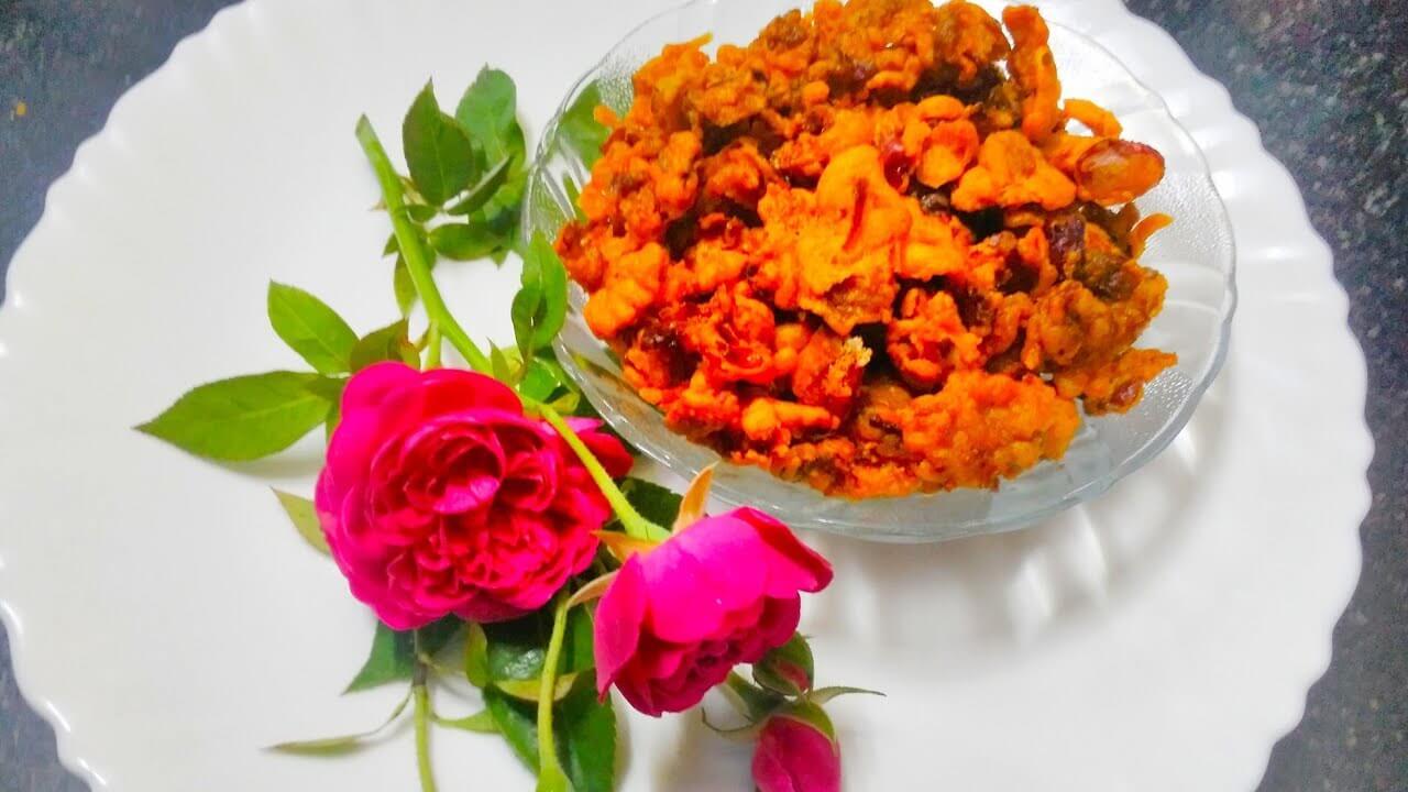 नाश्ते में चाय के साथ ट्राई करें चटपटे गुलाब के पकौड़े, जानें बनाने की रेसिपी