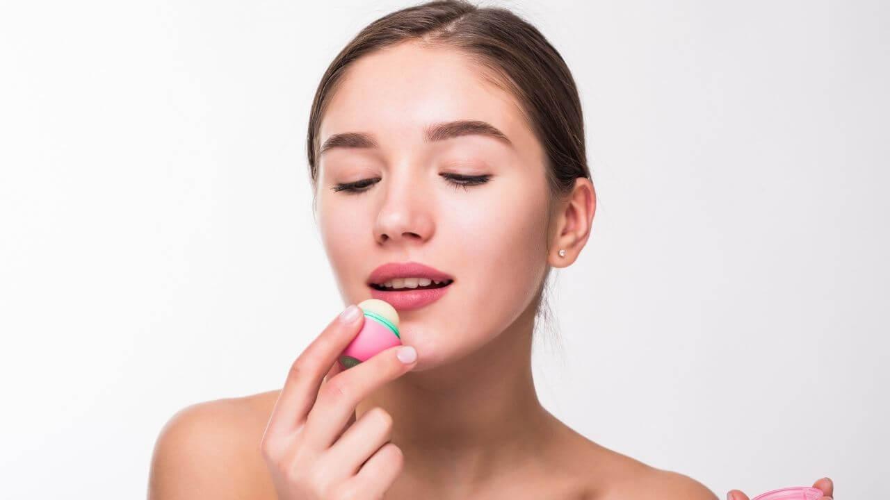 कैमिकल लिप बाम को कहें बाय-बाय, शिया बटर से पाएं सॉफ्ट लिप्स का नेचुरल सीक्रेट