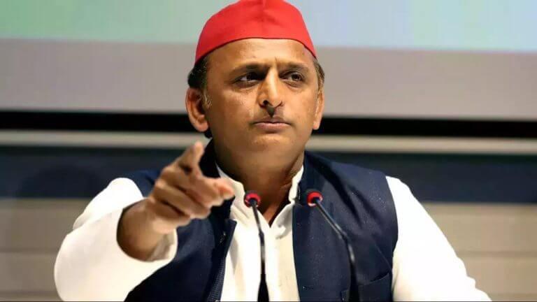 शंकराचार्य के प्रयागराज माघ मेला छोड़कर जाने पर सियासी घमासान, अखिलेश यादव ने बीजेपी पर लगाया सनातन परंपरा तोड़ने का आरोप