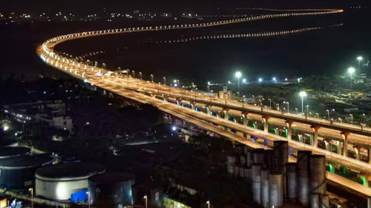 फडणवीस सरकार का बड़ा फैसला, अटल सेतु पर अब ये गाड़ियां नहीं देंगी टोल टैक्स